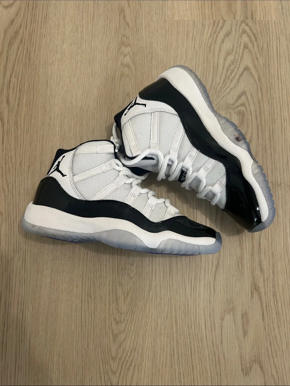 BTS 2018 Jordan XI 11 Concord #45 White/Black patent leather Sneakers size 3.5Y